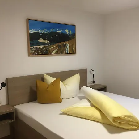 Berghoamat Apartman *